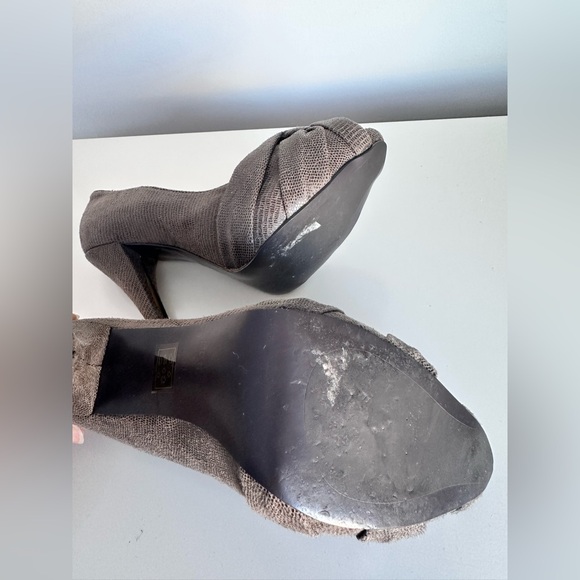 Pegabo Heels - Picture 7 of 8